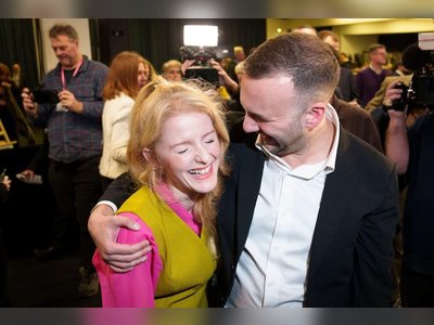 Independent Left-Wing Plumber Secures Shock Victory as Greens Surge in UK By-Election