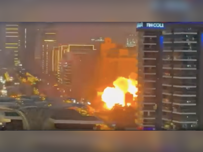 Missile Debris Sparks Fires at Dubai’s Jebel Ali Port Near Palm Jumeirah