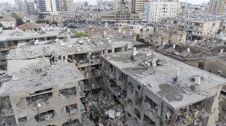 U.S. and Israel Intensify Strikes on Iran as Conflict Expands to Lebanon and Gulf States