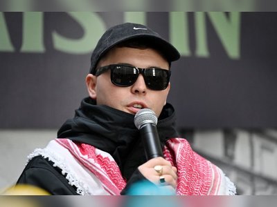 UK High Court Rejects Attempt to Revive Terrorism Charge Against Kneecap Rapper