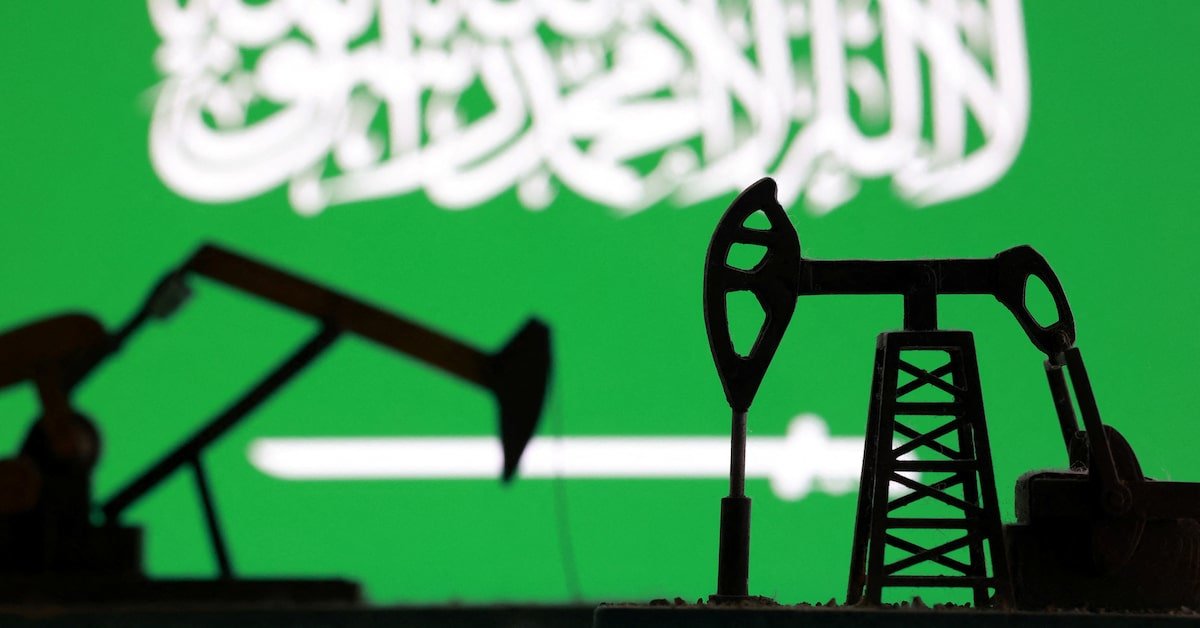 Saudi Arabia Cuts Oil Output by About Twenty Percent as Iran War Disrupts Gulf Energy Flows