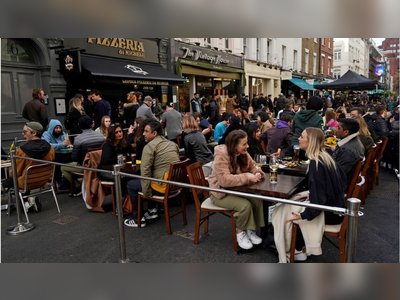UK Economy Stalls in January as Households Cut Back on Eating Out