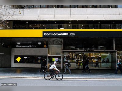Commonwealth Bank Valuation Faces Scrutiny as Mortgage Fraud Probe and Rate Risks Intensify