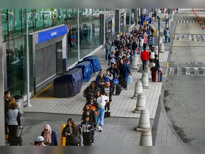 Surging Airport Security Waits Drive Travelers to Hire Line-Sitters in the US