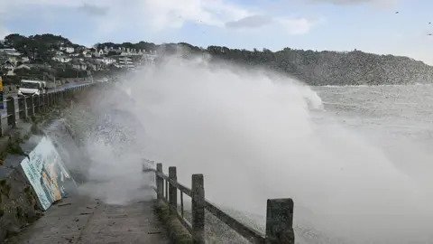 Amber Wind Warning Issued as Storm Dave Approaches Parts of the United Kingdom