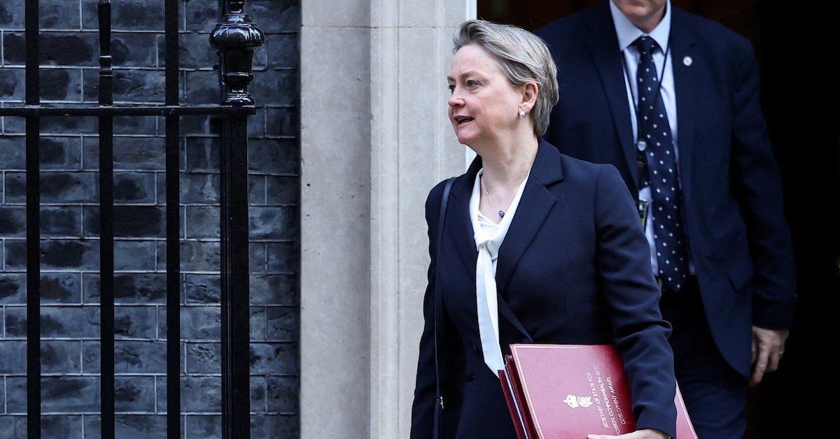 UK to Partner with Shipping Industry to Rebuild Confidence in Strait of Hormuz, Cooper Says