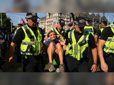 Mass Arrests Follow UK Demonstrations Over Proposed Ban on Activist Group