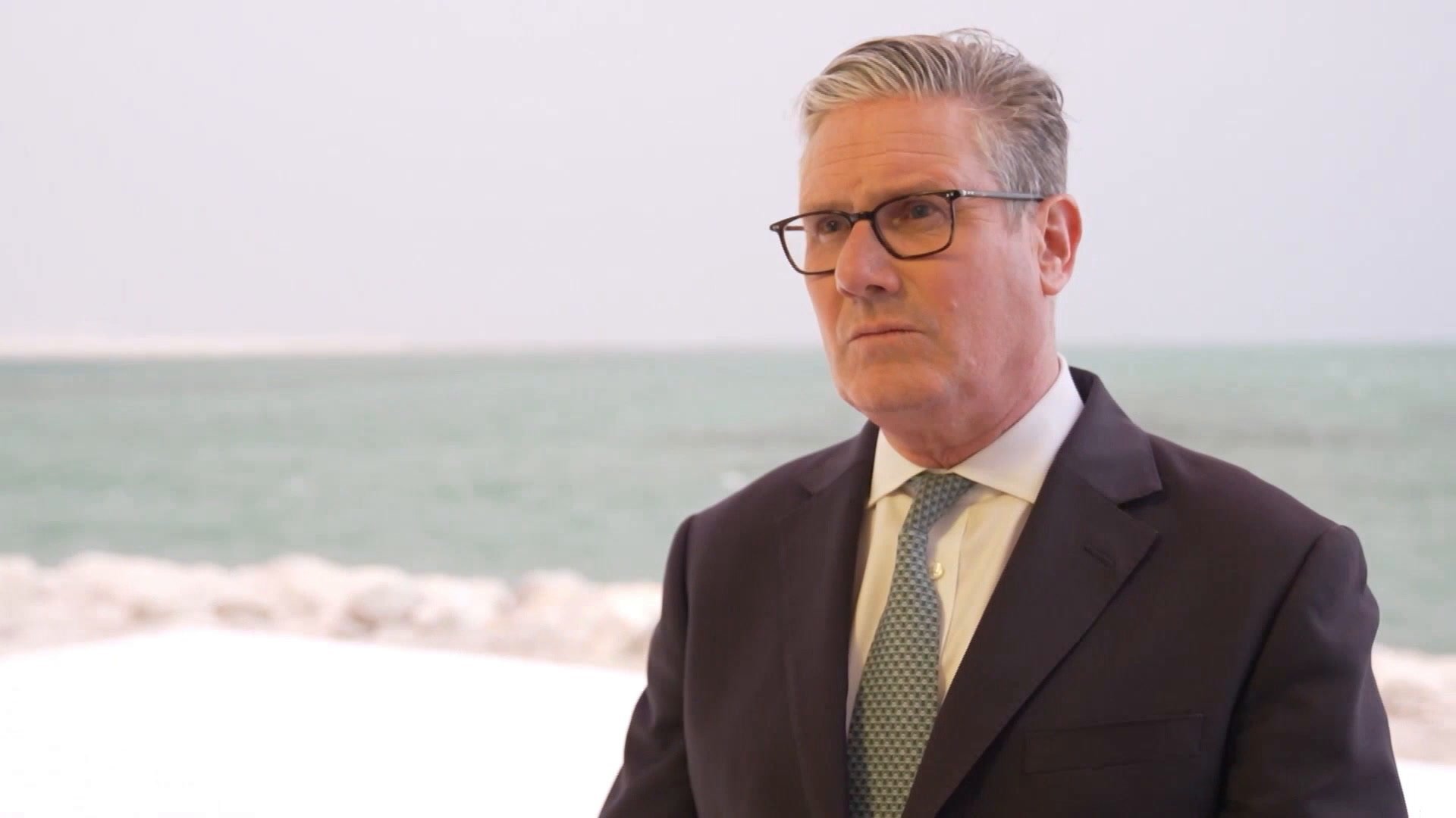 Former UK Defence Chief Questions Feasibility of Deploying Royal Navy to Strait of Hormuz