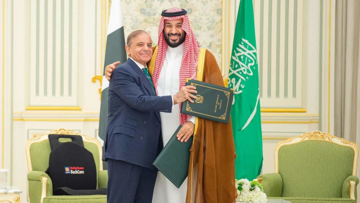 Saudi Arabia and Qatar Offer Up to Five Billion Dollars in Support to Pakistan Amid Debt Pressures