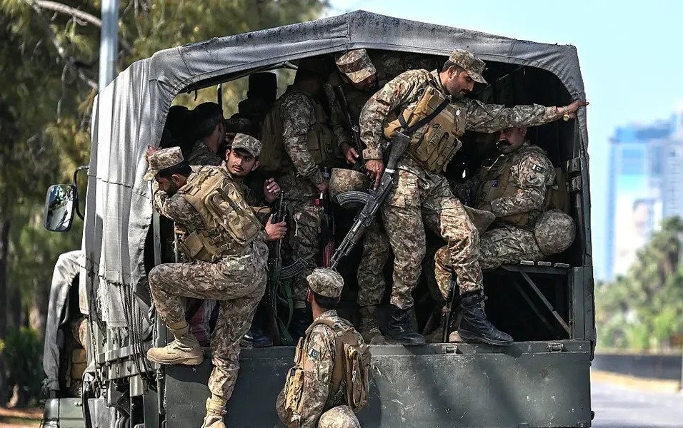 Pakistan Deploys Thousands of Troops and Aircraft to Saudi Arabia in Major Strategic Move