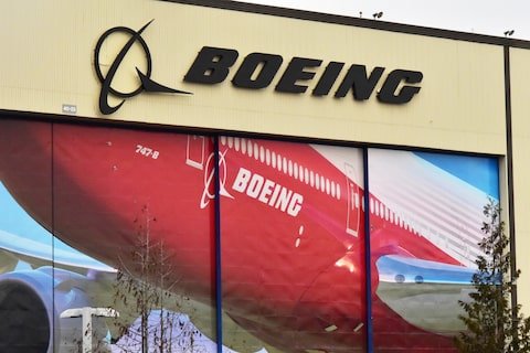 UK Awards Billion-Dollar Military Helicopter Contract to Boeing in Strategic Defence Move