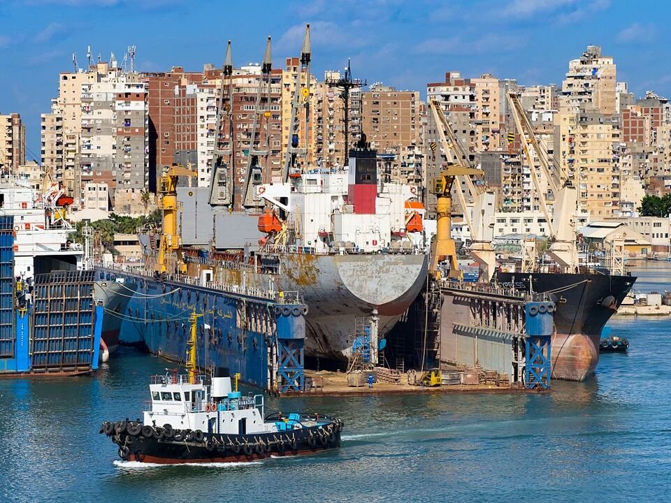 Egypt and Saudi Arabia Advance Strategic Routes to Bypass Strait of Hormuz