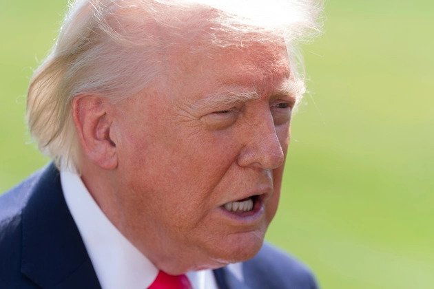 Trump Responds Forcefully to Court Delay on White House Ballroom Project