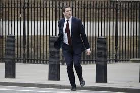 Starmer Dismisses Senior UK Civil Servant Following Mandelson-Linked Disclosure