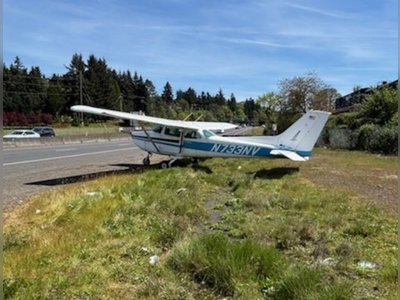 Small Aircraft Executes Emergency Landing on Washington State Highway