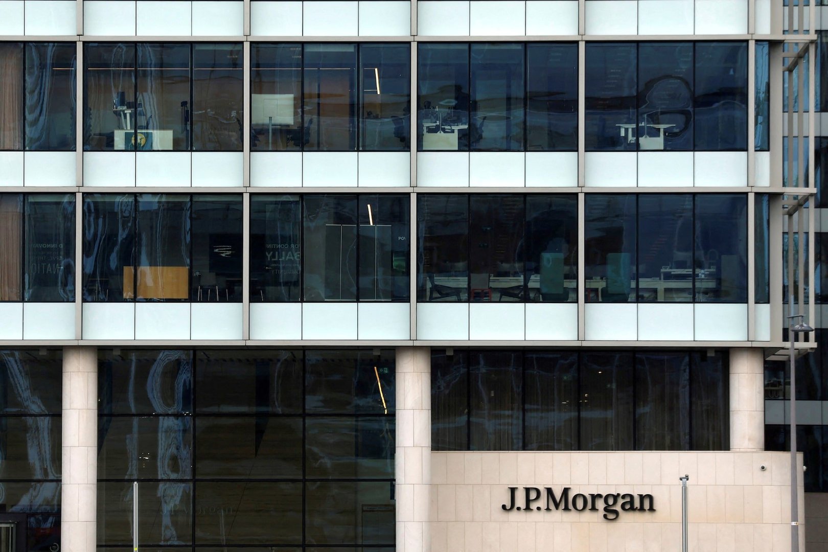 Saudi Arabia and the Philippines Set for Inclusion in JPMorgan Emerging Market Bond Index in 2027