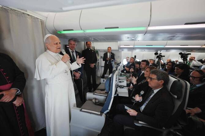 Pope Urges Peace Talks and Condemns Capital Punishment