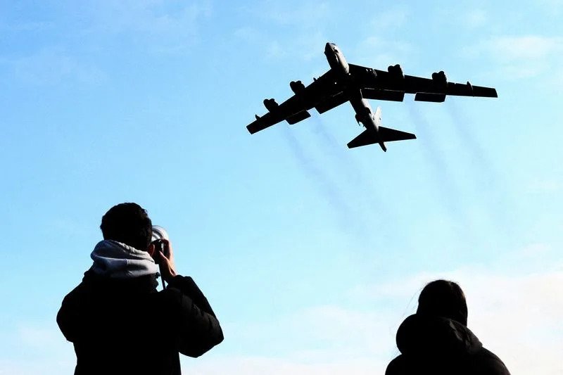 Starmer Walks a Diplomatic Tightrope as UK Avoids Direct Role in Iran Conflict but Pushes for Strait of Hormuz Security