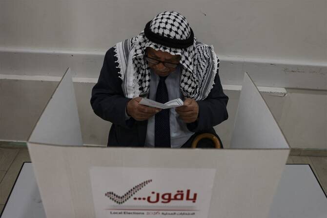522,000 Palestinians Participate in Local Elections Amid Low Turnout