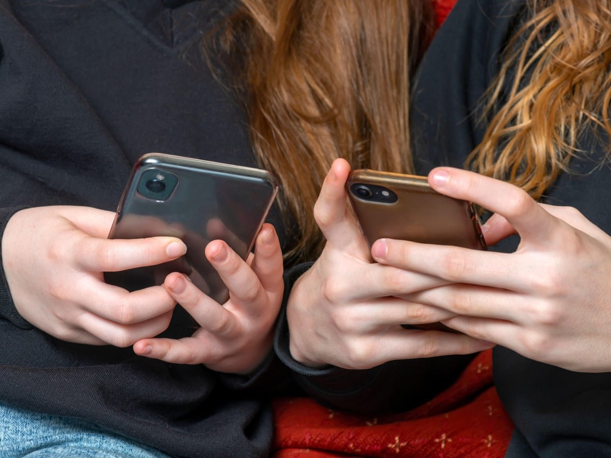 UK Social Media Ban Delay Sparks Constitutional Clash Between Government and House of Lords