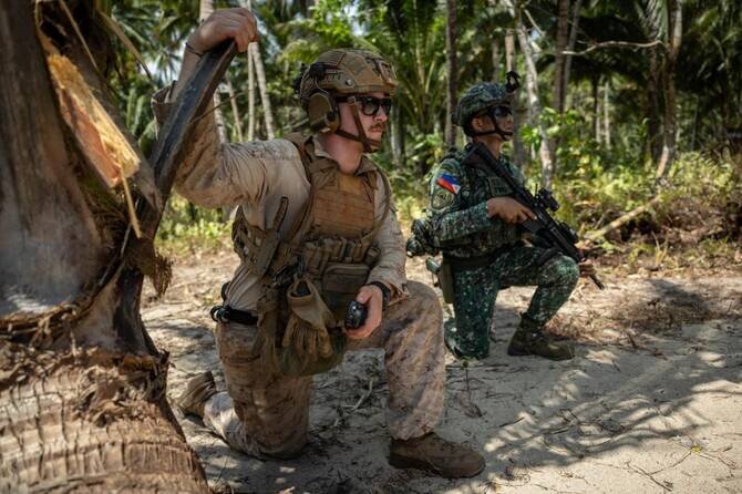 Philippines and US Conduct Largest Joint Counter-Landing Drills Near South China Sea