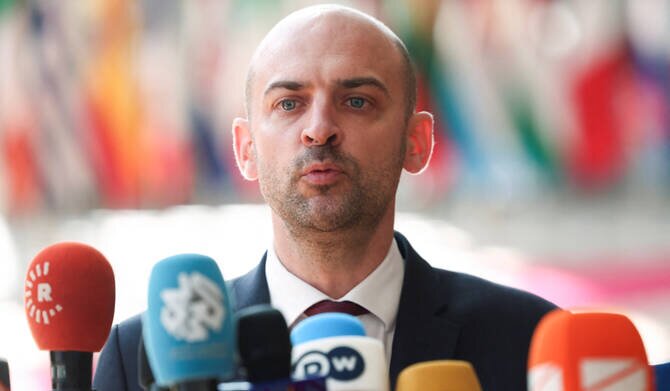 France Urges Iran for Major Concessions to End Strait of Hormuz Crisis