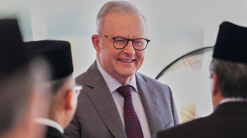 Australia Moves to Force Tech Giants to Fund News or Face Levy in Escalating Media Fight