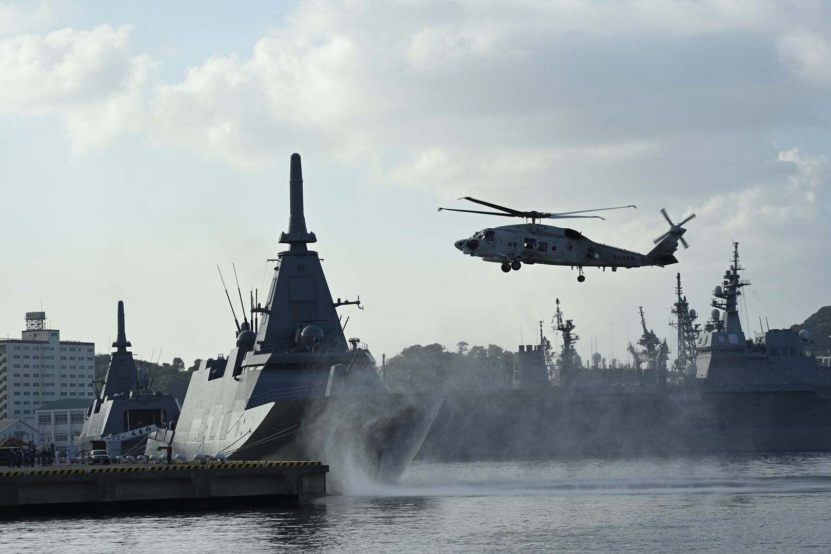 Australia’s Turn to Japan for Frigates Disrupts Domestic Warship Strategy