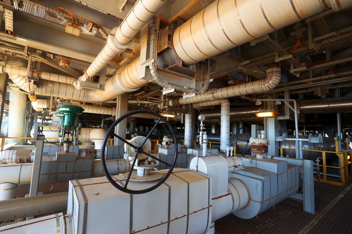 Woodside’s Rising LNG Prices Offset Production Hits, Reinforcing Energy Market Volatility