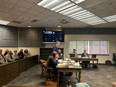 Washington Judge Temporarily Blocks Controversial Sheriff Qualification Law Amid Constitutional Challenge