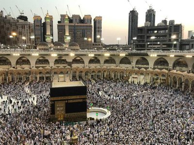 Makkah's Grand Mosque Launches Arabic Teaching Program