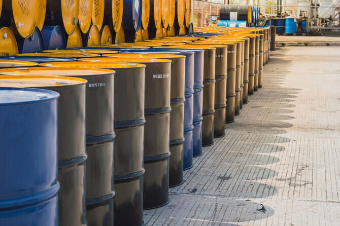 Global Oil Price Drops After Hitting Four-Year High Amid Concerns of US-Iran War Escalation