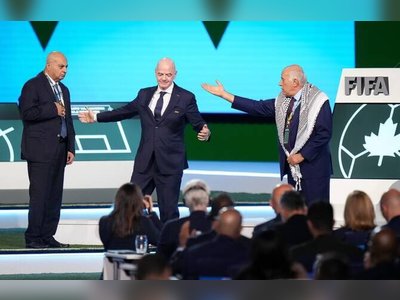 Palestinian Football Chief Refuses Photo Opportunity with Israeli Official at FIFA Congress
