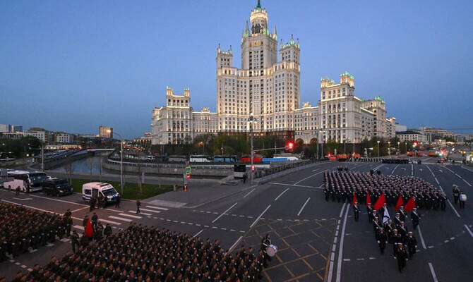 Ukraine and Russia Declare Separate Truces Amid Ongoing Conflict