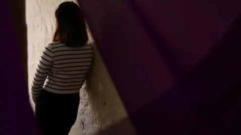 UK Modern Slavery Cases Rise as Poverty and Online Recruitment Drive Exploitation Networks