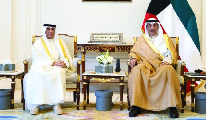 GCC Secretary General Visits Kuwait, Meets Crown Prince