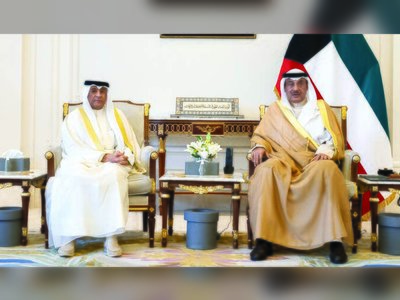 GCC Secretary General Visits Kuwait, Meets Crown Prince