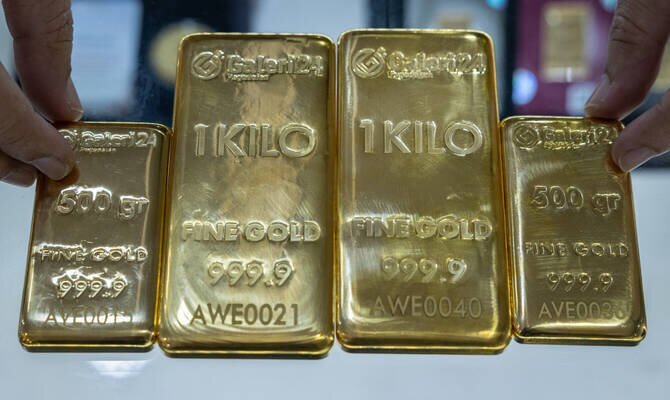 Gold Rebounds as Oil Eases, Inflation Concerns Linger