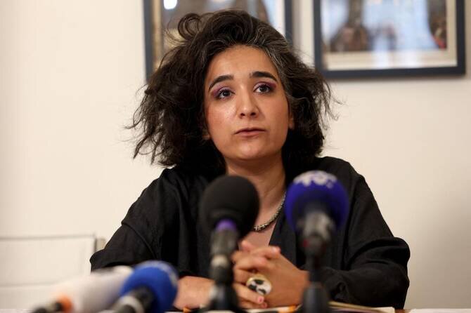 Narges Mohammadi: Nobel laureate 'between life and death'
