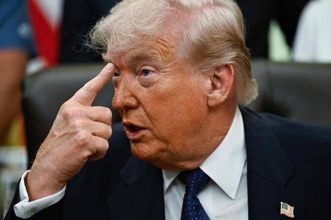 Trump dismisses Iran's military capability, calls for surrender