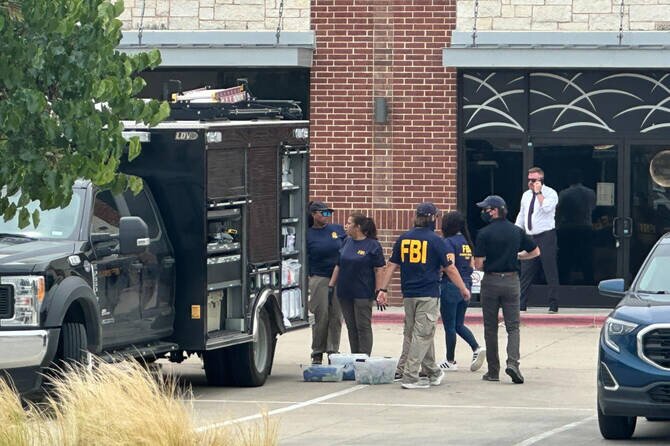 Two Killed and Three Injured in Shooting at Texas Shopping Mall
