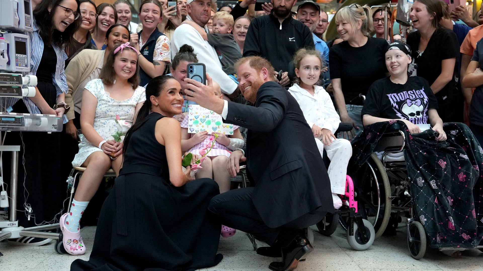Claims of Palace Fury Over Harry and Meghan’s Australia Visit Highlight Ongoing Royal Rift