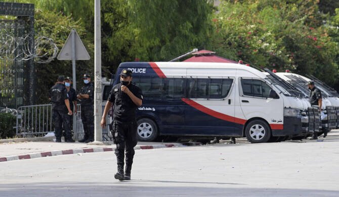 Tunisia Temporarily Bans Prominent Rights Group