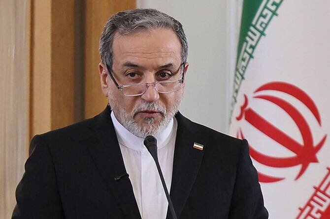 Chinese Foreign Minister Meets with Iranian Counterpart in Beijing