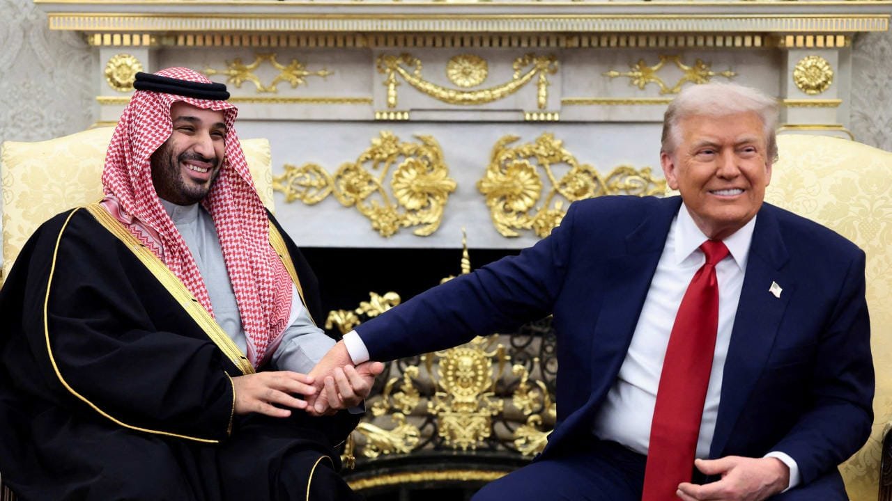 Saudi Pressure Halts U.S. Strait of Hormuz Escort Plan, Exposing Gulf Rift Over Iran Strategy