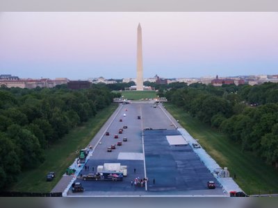 Trump’s Reflecting Pool Drive Highlights Unusual Renovation of Lincoln Memorial Landmark