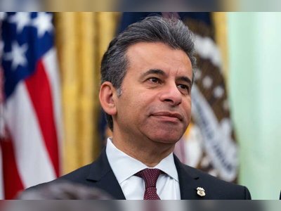 White House Moves to Replace FDA Chief as Agency Faces Internal Strain
