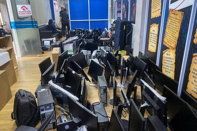 Indonesian Police Arrest 321 Foreign Nationals for Online Gambling in Jakarta