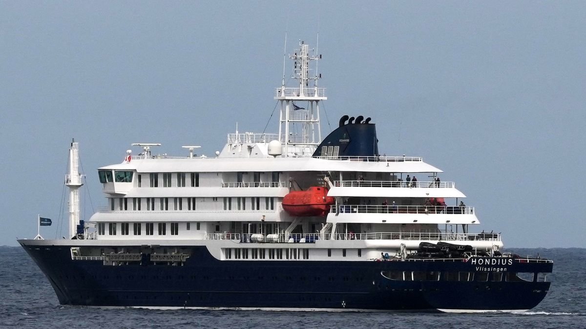 Australia Moves to Repatriate Citizens From Hantavirus-Stricken Cruise Ship Near Canary Islands