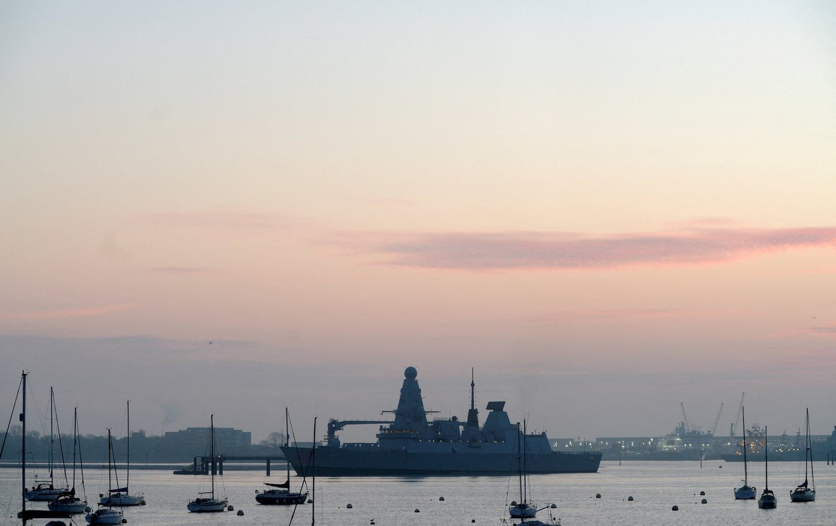 UK moves warship toward Hormuz mission as naval coalition takes shape in volatile shipping corridor